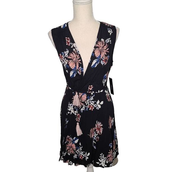 Lulu's Midnight Flower Black Floral Print Wrap Dress Size XS - Picture 2 of 12